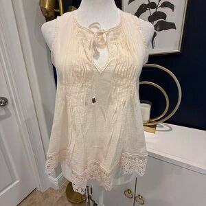 A. Peach Boho Cream Sleeveless Top size Small